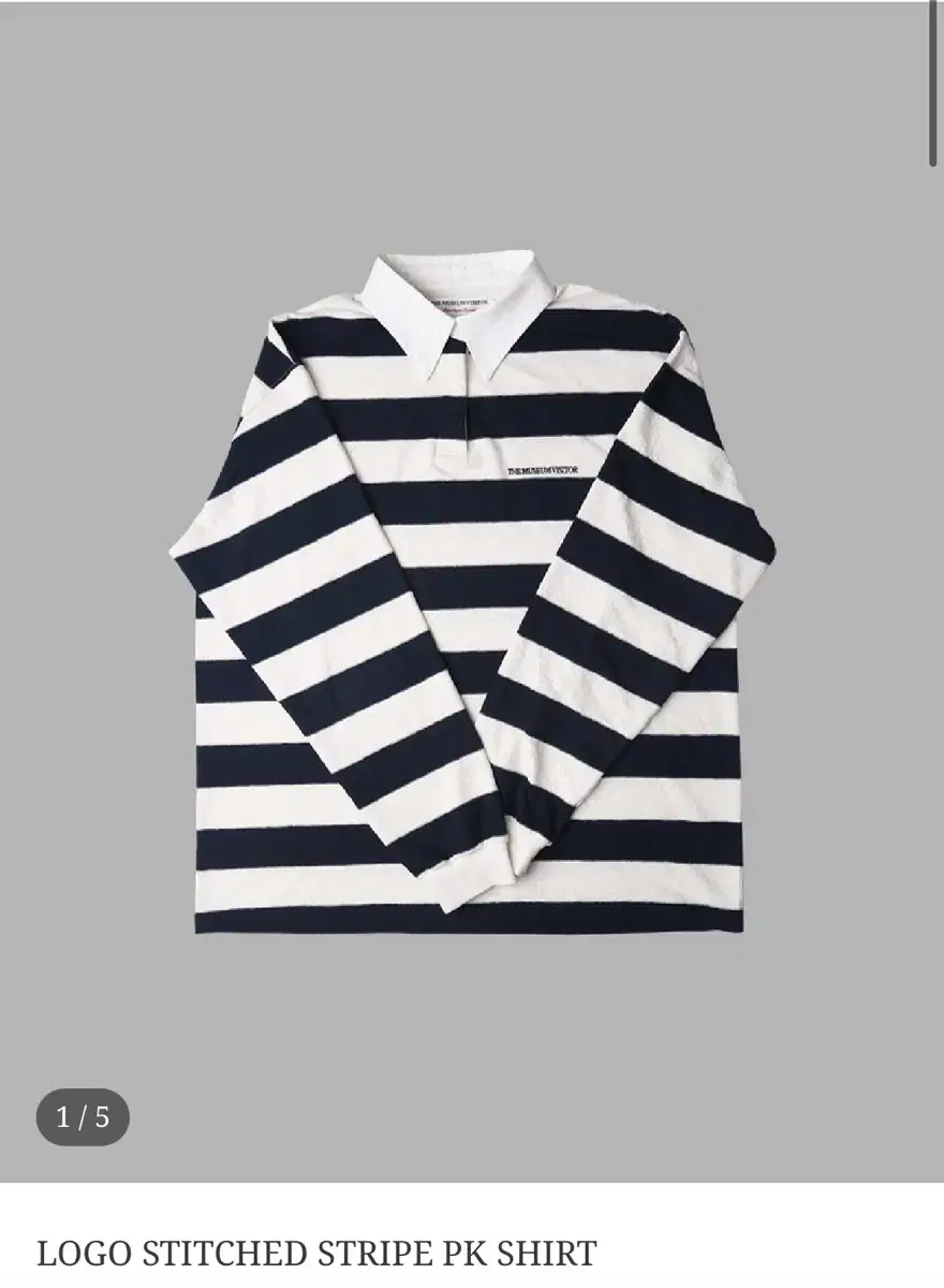 더뮤지엄비지터 LOGO STITCHED STRIPE PK SHIRT